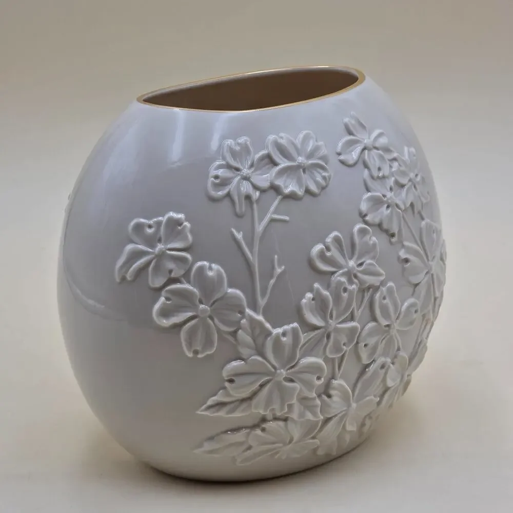 Lenox Spring Seasonal Vase Doves in a Dogwood Tree Legacy Edition 6402861 USA